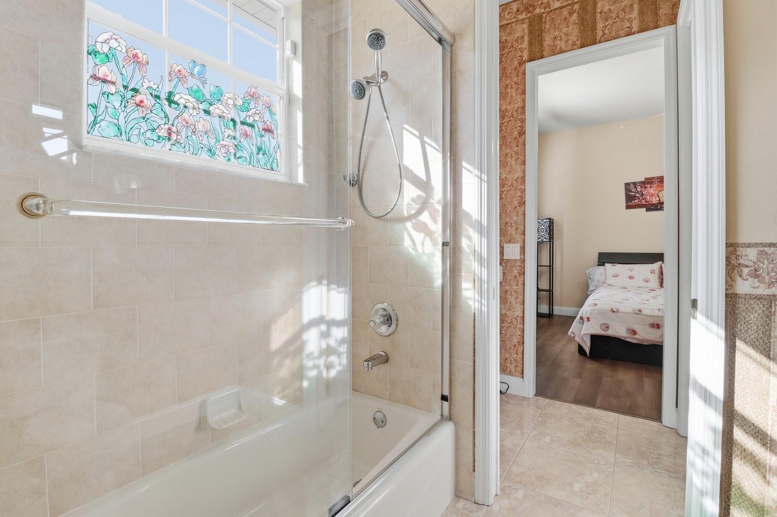 LAUREL WOOD - Residential