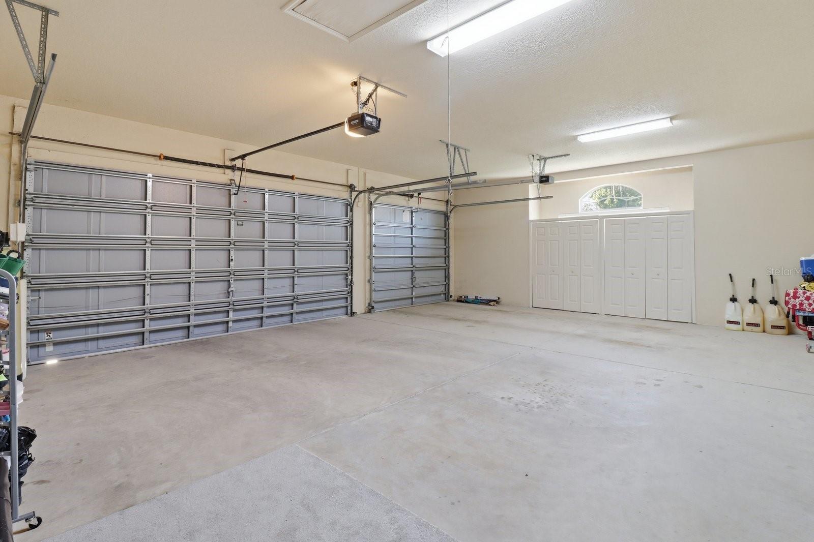 LAUREL WOOD - Residential