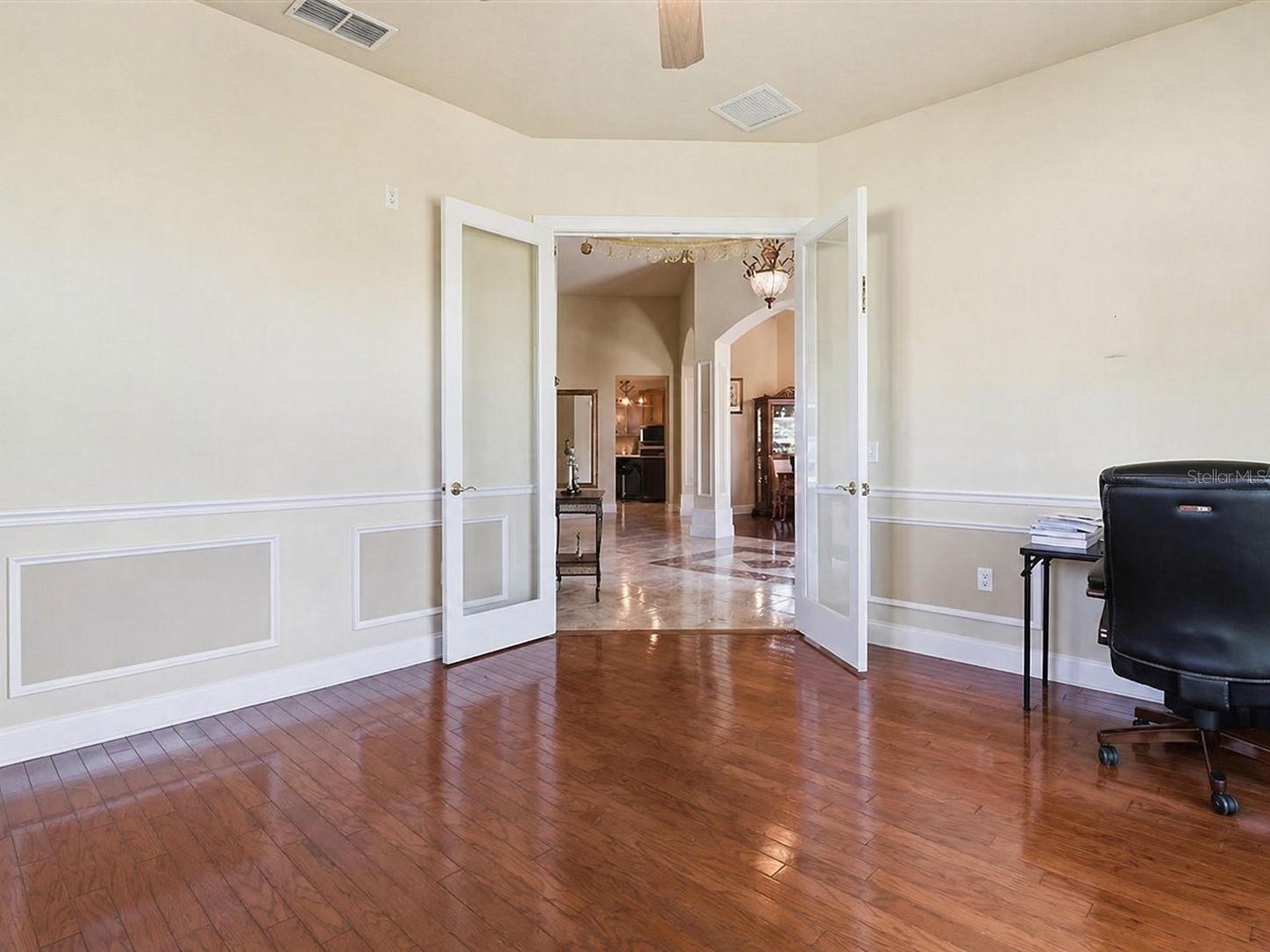 LAUREL WOOD - Residential