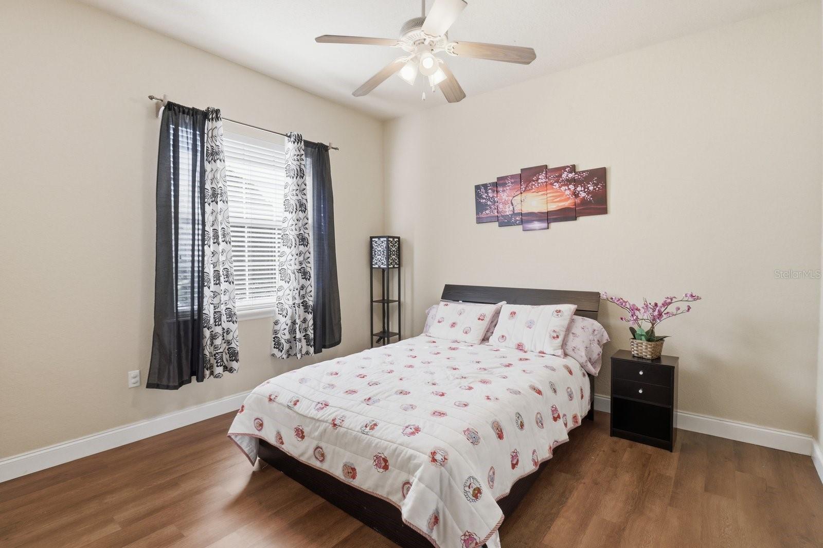 LAUREL WOOD - Residential