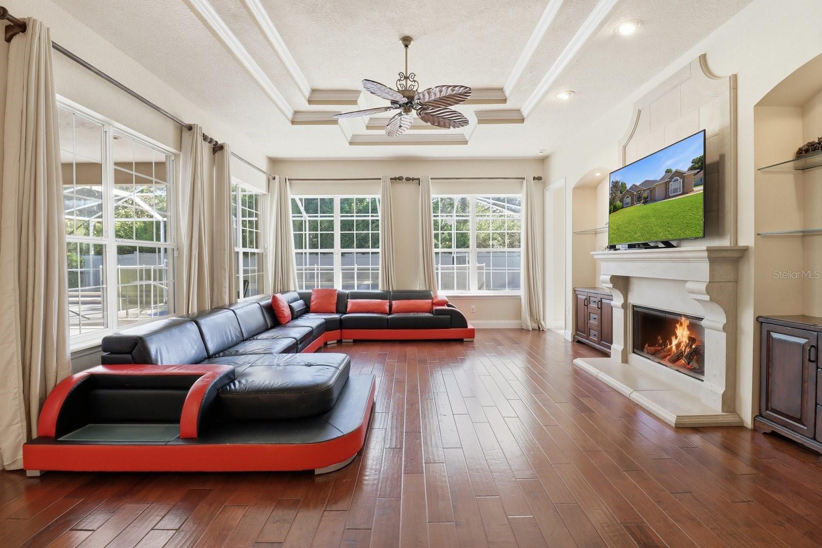 LAUREL WOOD - Residential