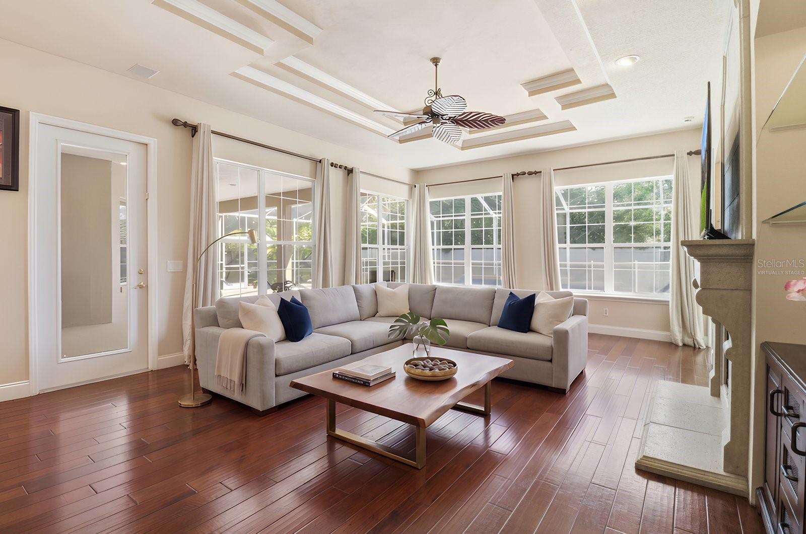 LAUREL WOOD - Residential