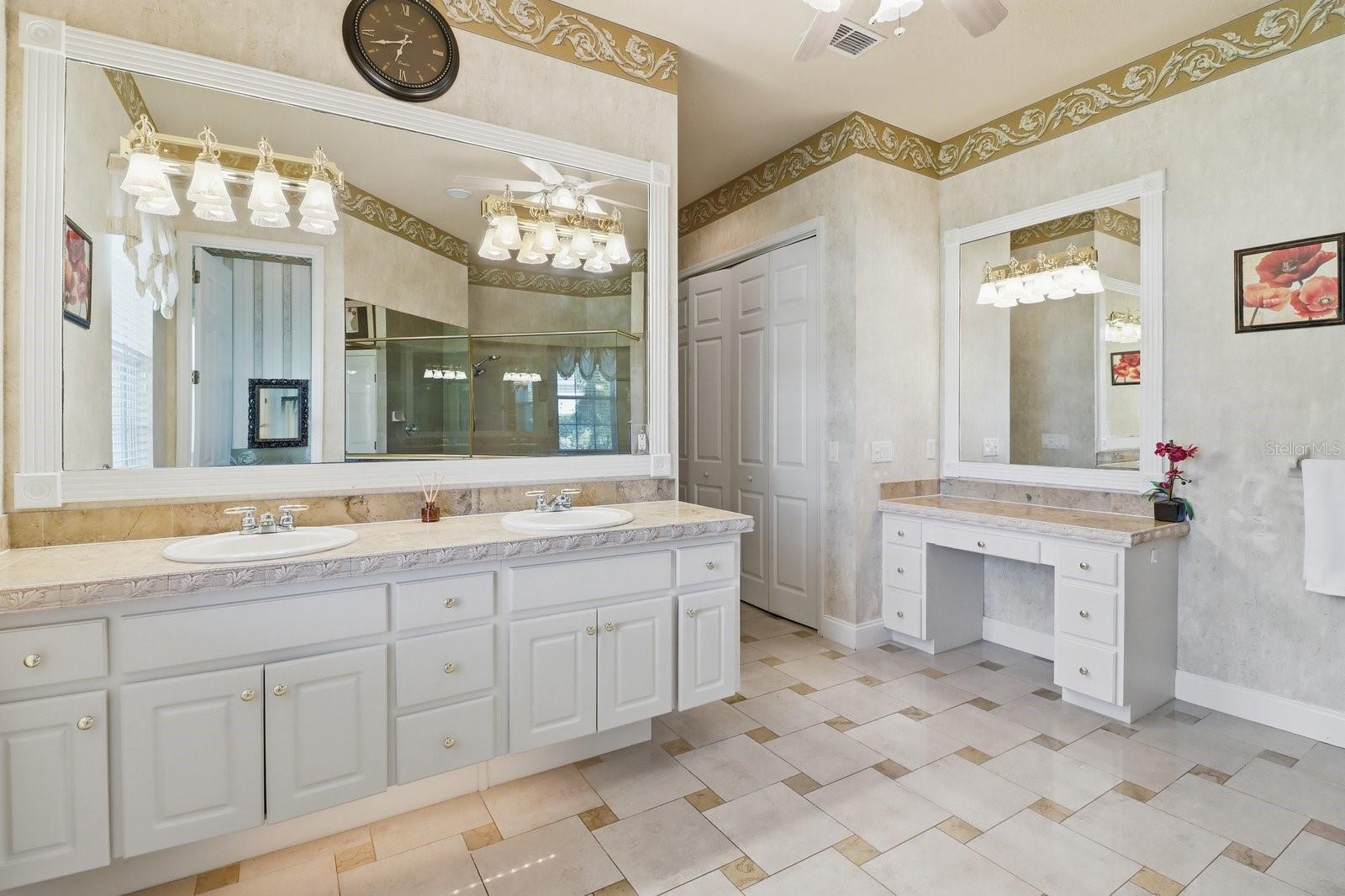 LAUREL WOOD - Residential