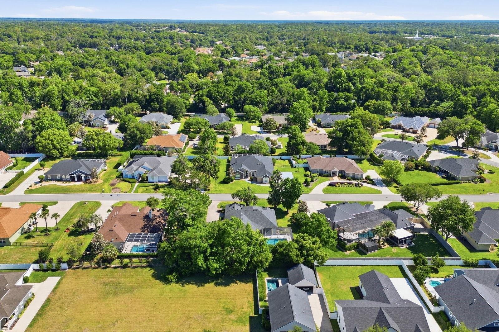 LAUREL WOOD - Residential