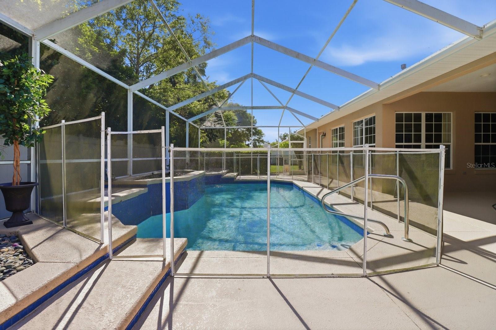 LAUREL WOOD - Residential