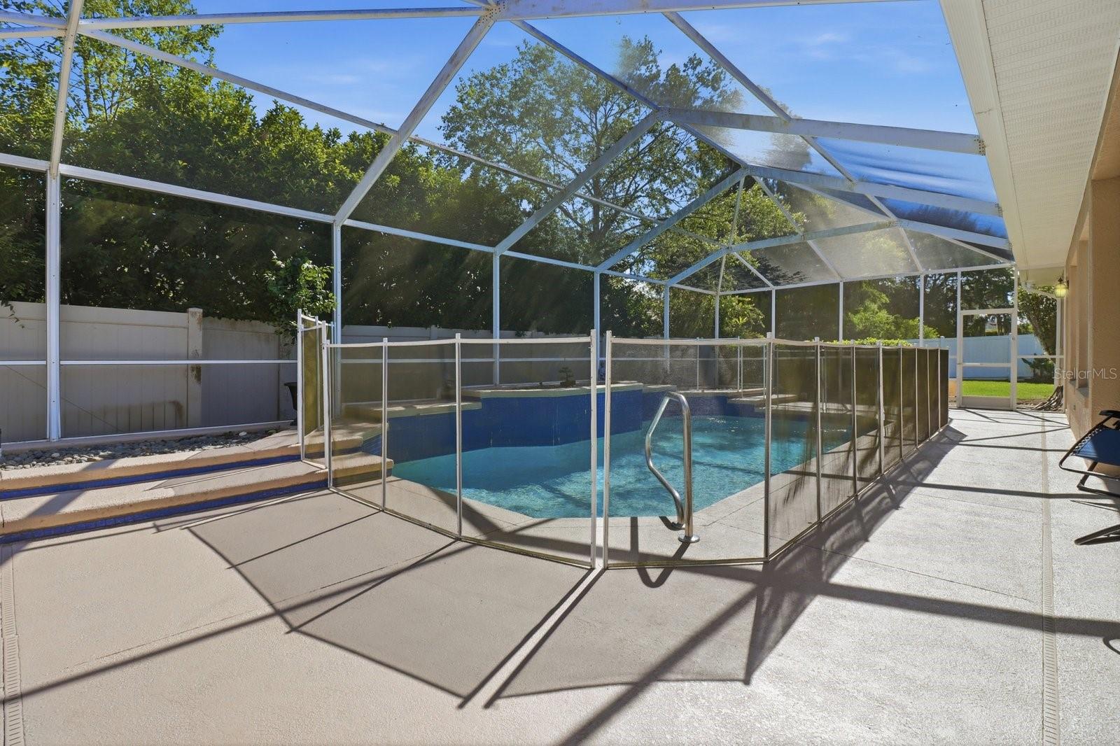 LAUREL WOOD - Residential