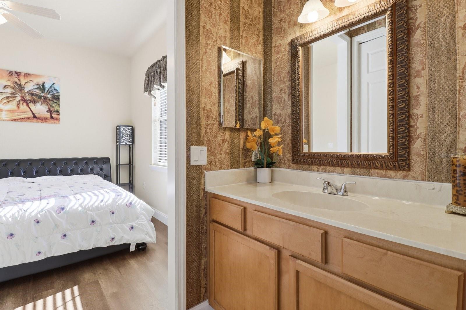 LAUREL WOOD - Residential