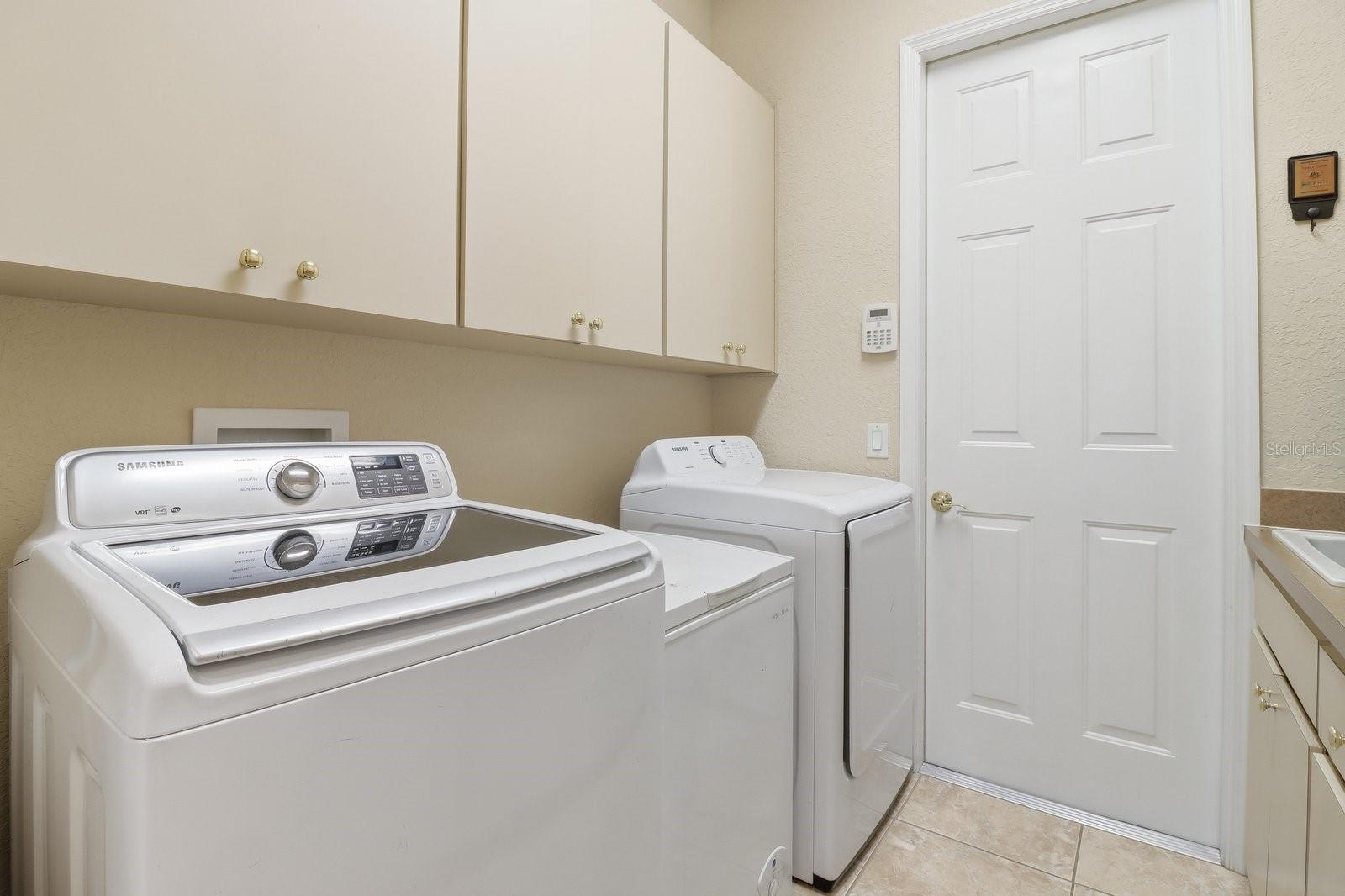 LAUREL WOOD - Residential