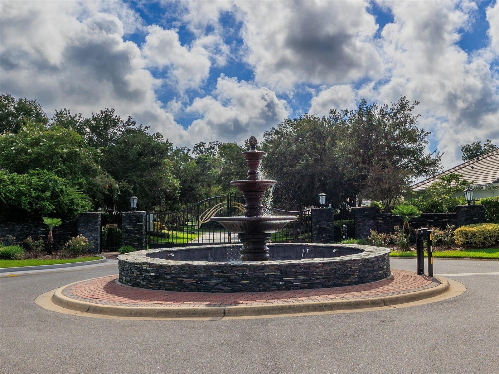 LAUREL WOOD - Residential