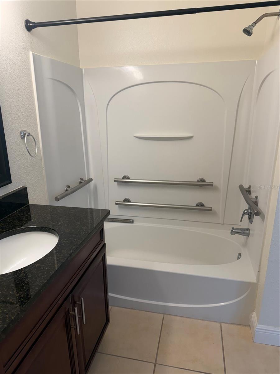 CLUB CORTILE CONDO PH 7 - Residential