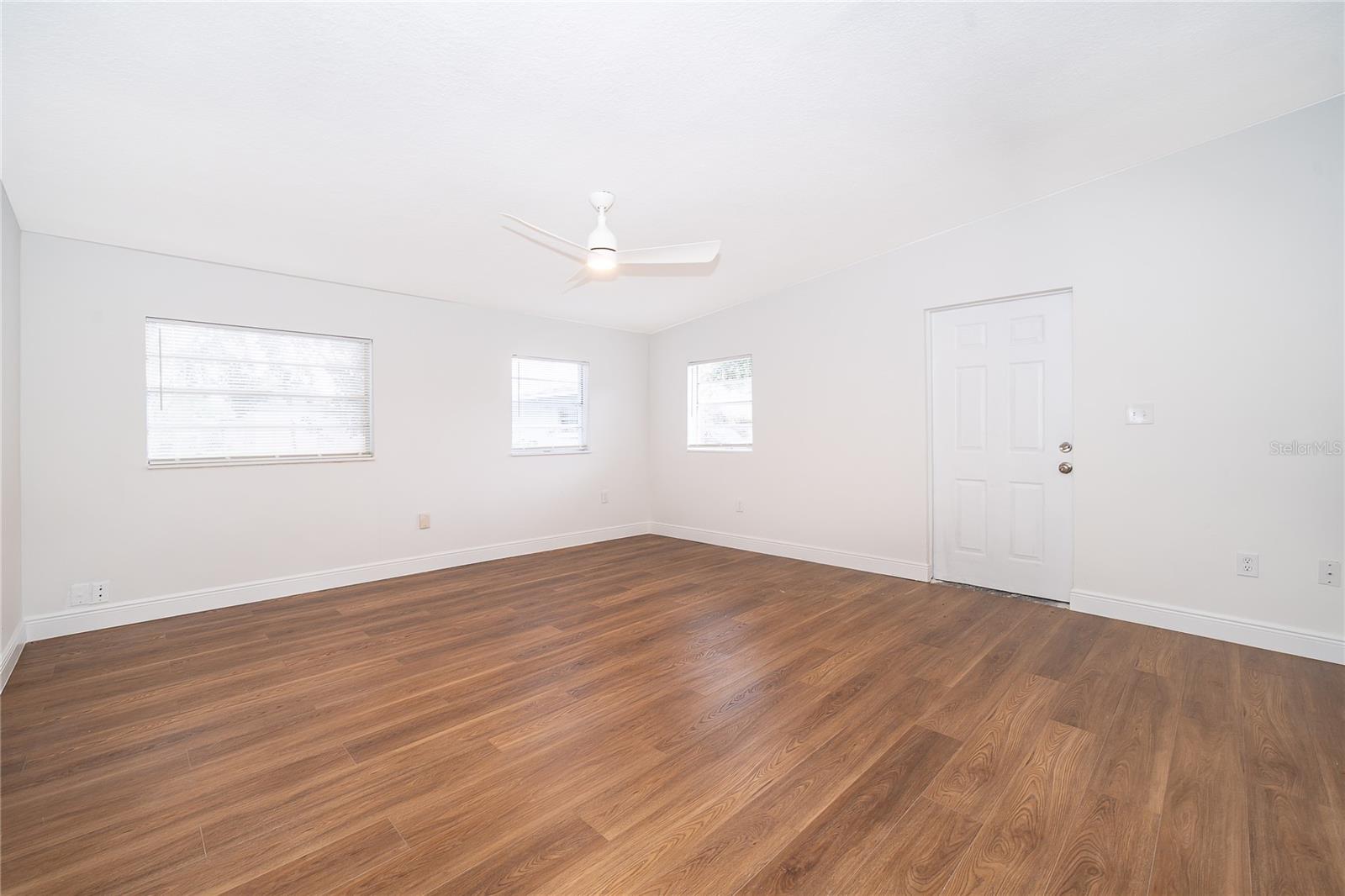 MALIBU GROVES - Residential