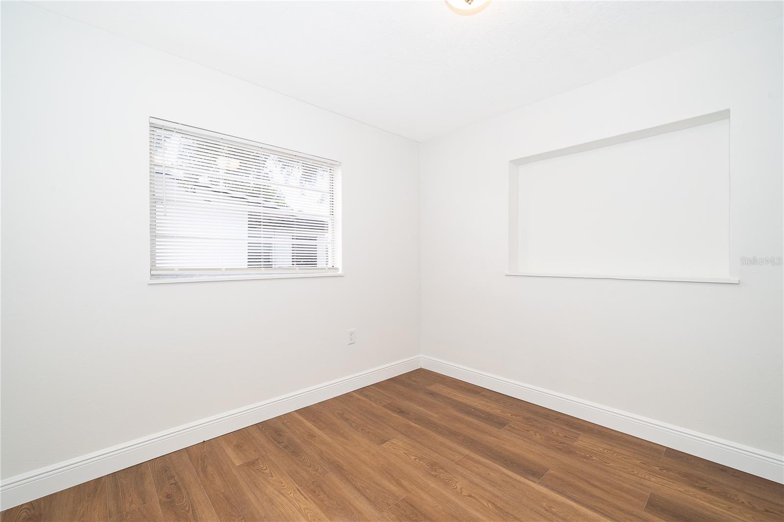 MALIBU GROVES - Residential