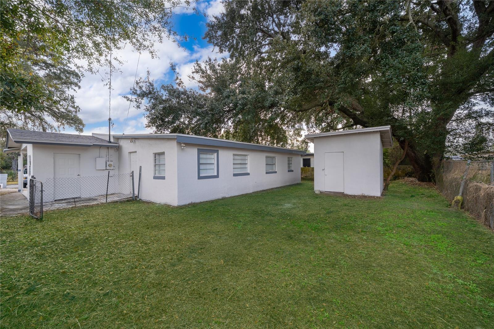 MALIBU GROVES - Residential