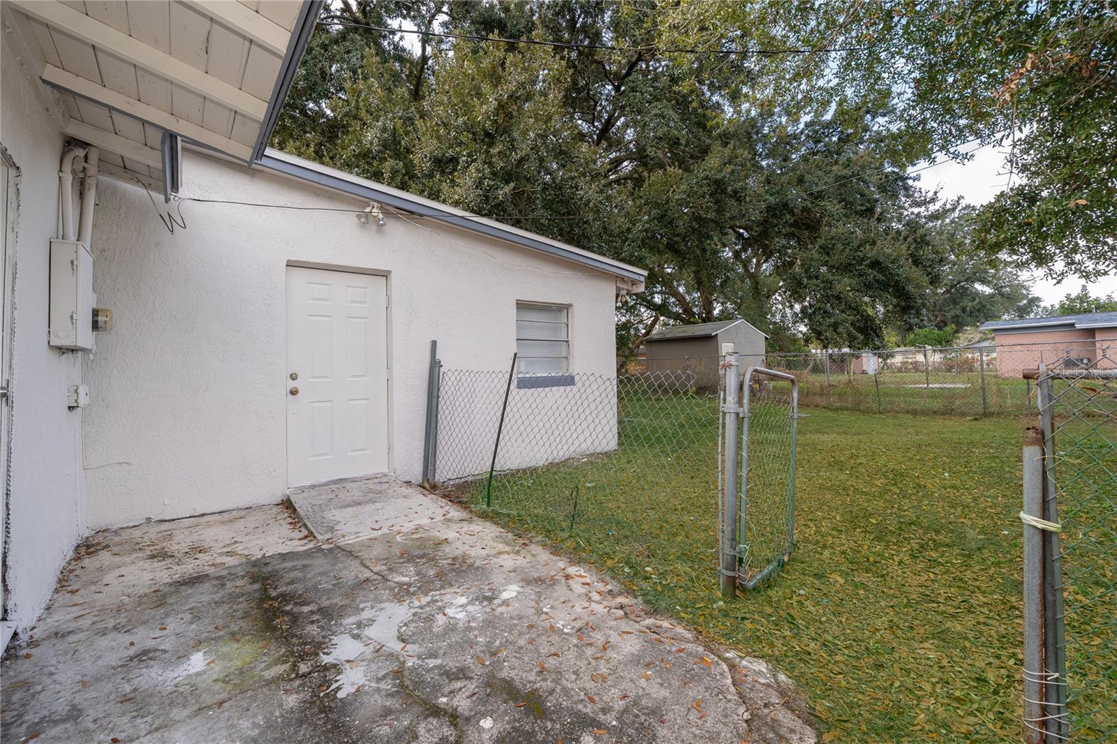 MALIBU GROVES - Residential