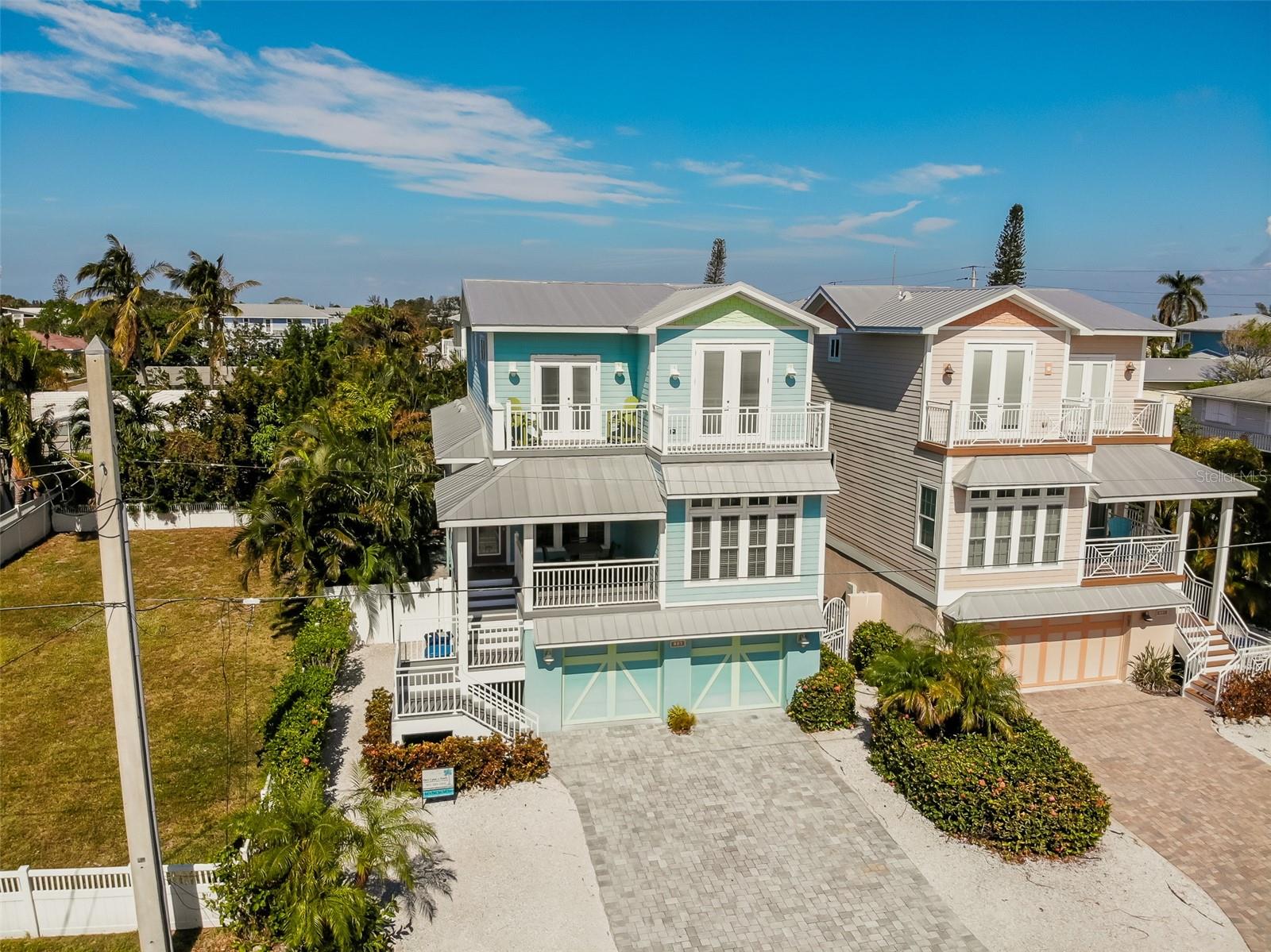 BEACHY VILLAS - Residential