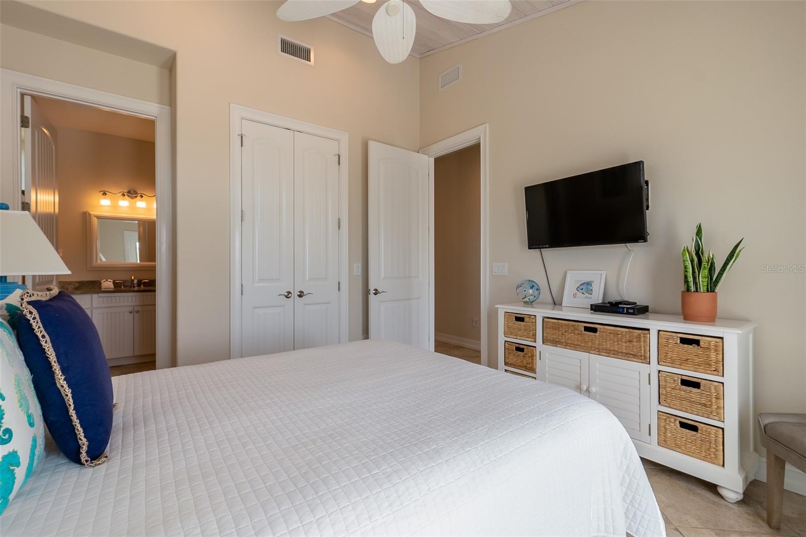 BEACHY VILLAS - Residential