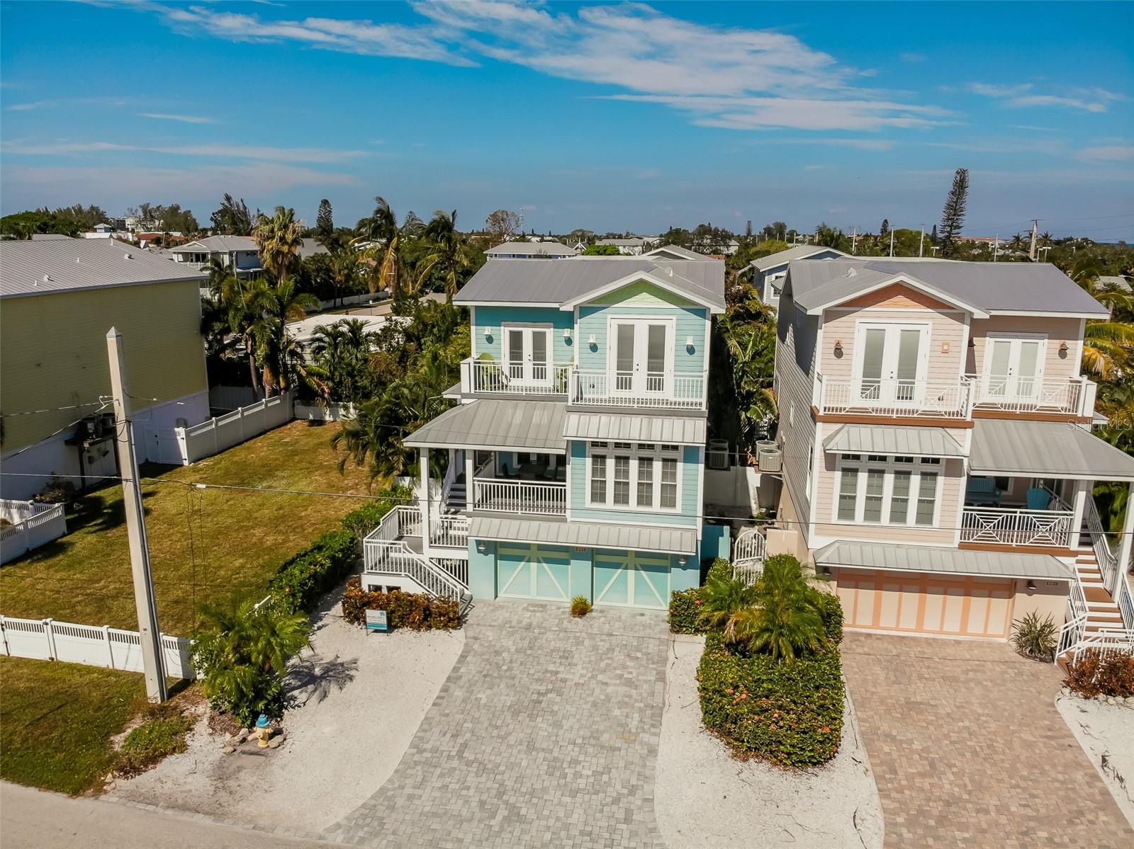 BEACHY VILLAS - Residential