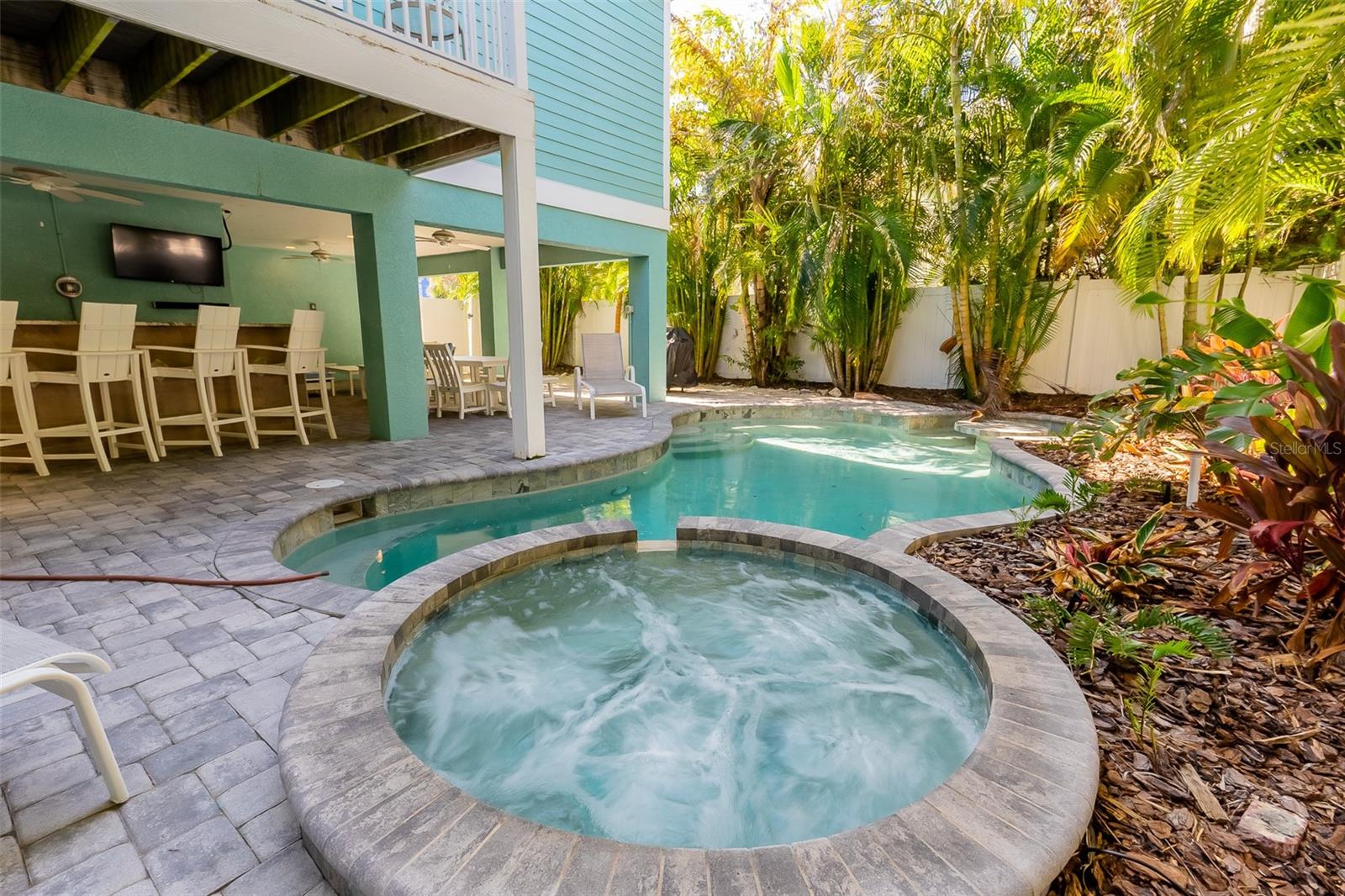 BEACHY VILLAS - Residential