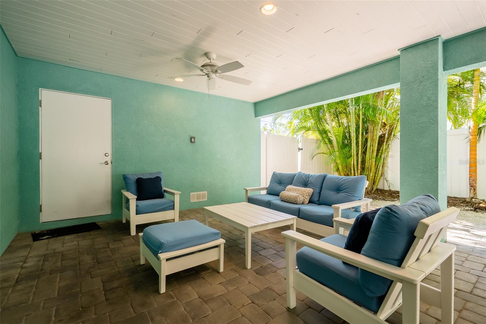 BEACHY VILLAS - Residential