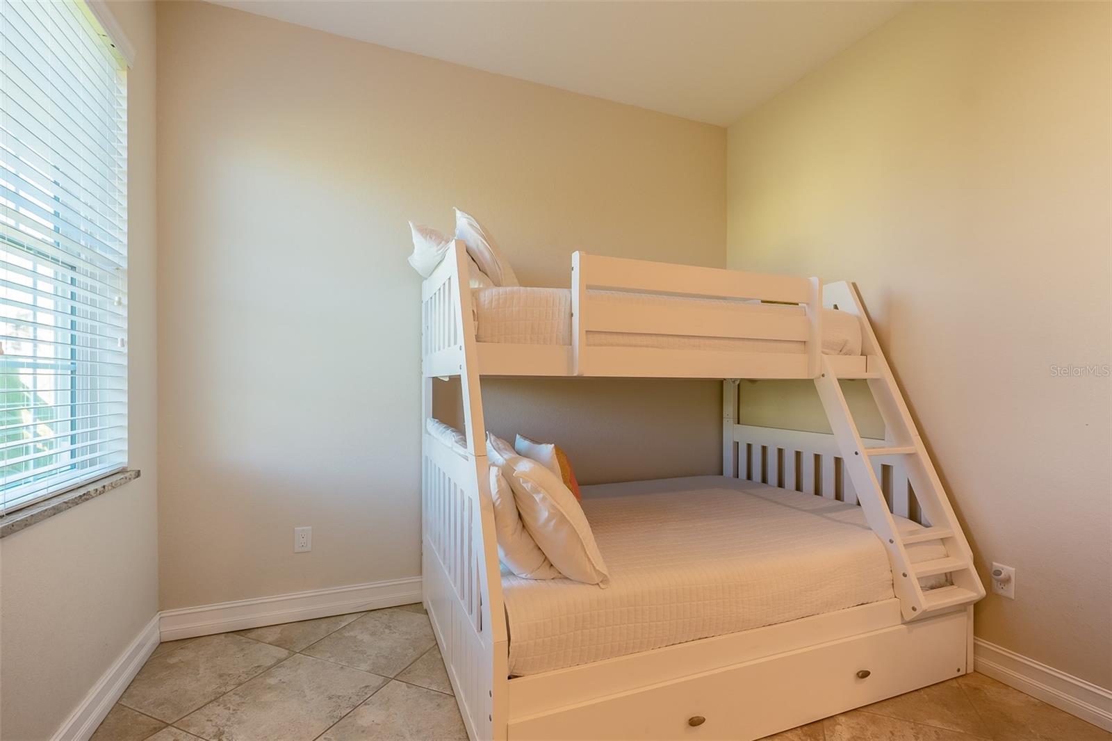 BEACHY VILLAS - Residential