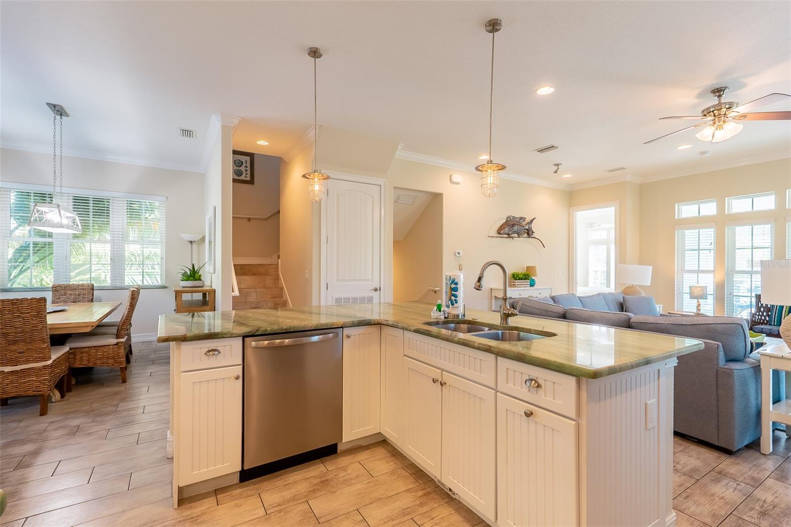 BEACHY VILLAS - Residential