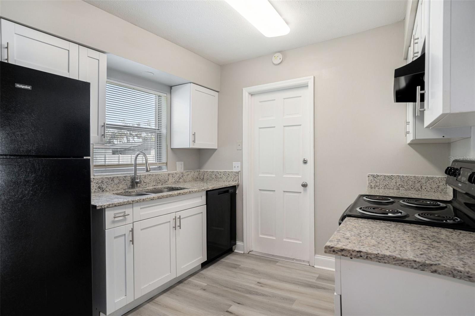 SOUTHWOOD HILLS UNIT 04 - Residential