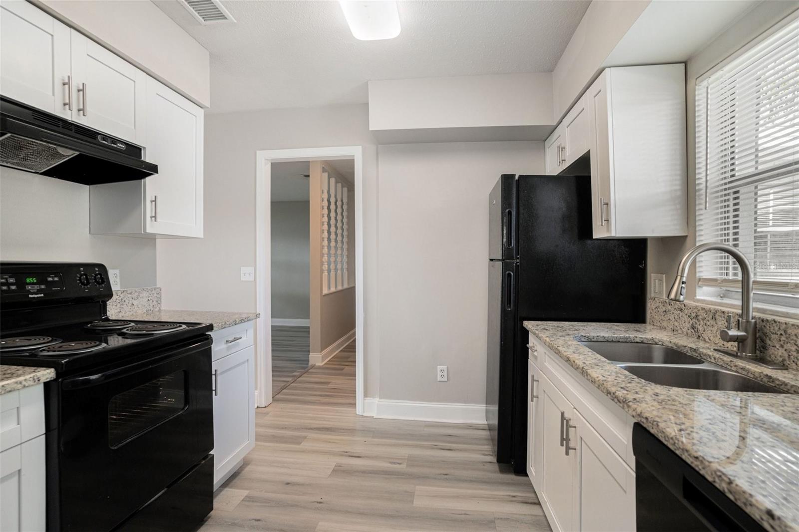 SOUTHWOOD HILLS UNIT 04 - Residential