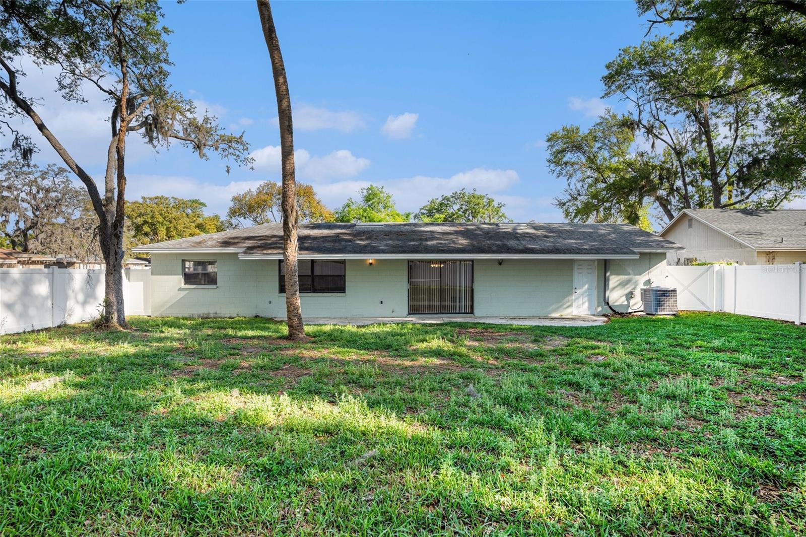 SOUTHWOOD HILLS UNIT 04 - Residential