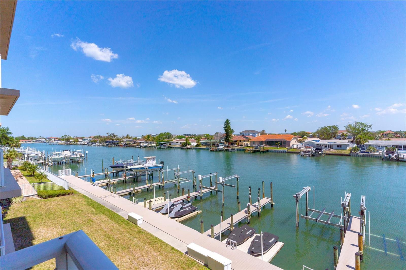 223 ISLAND WAY 3F