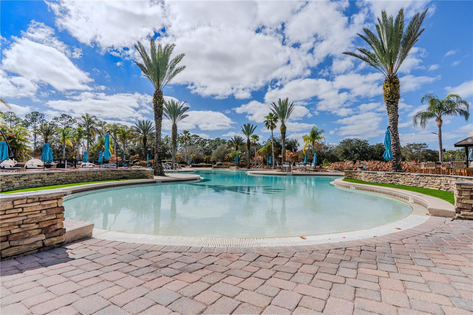 PALMS - PHASE 5 MB 62 PGS 73-77 - Residential