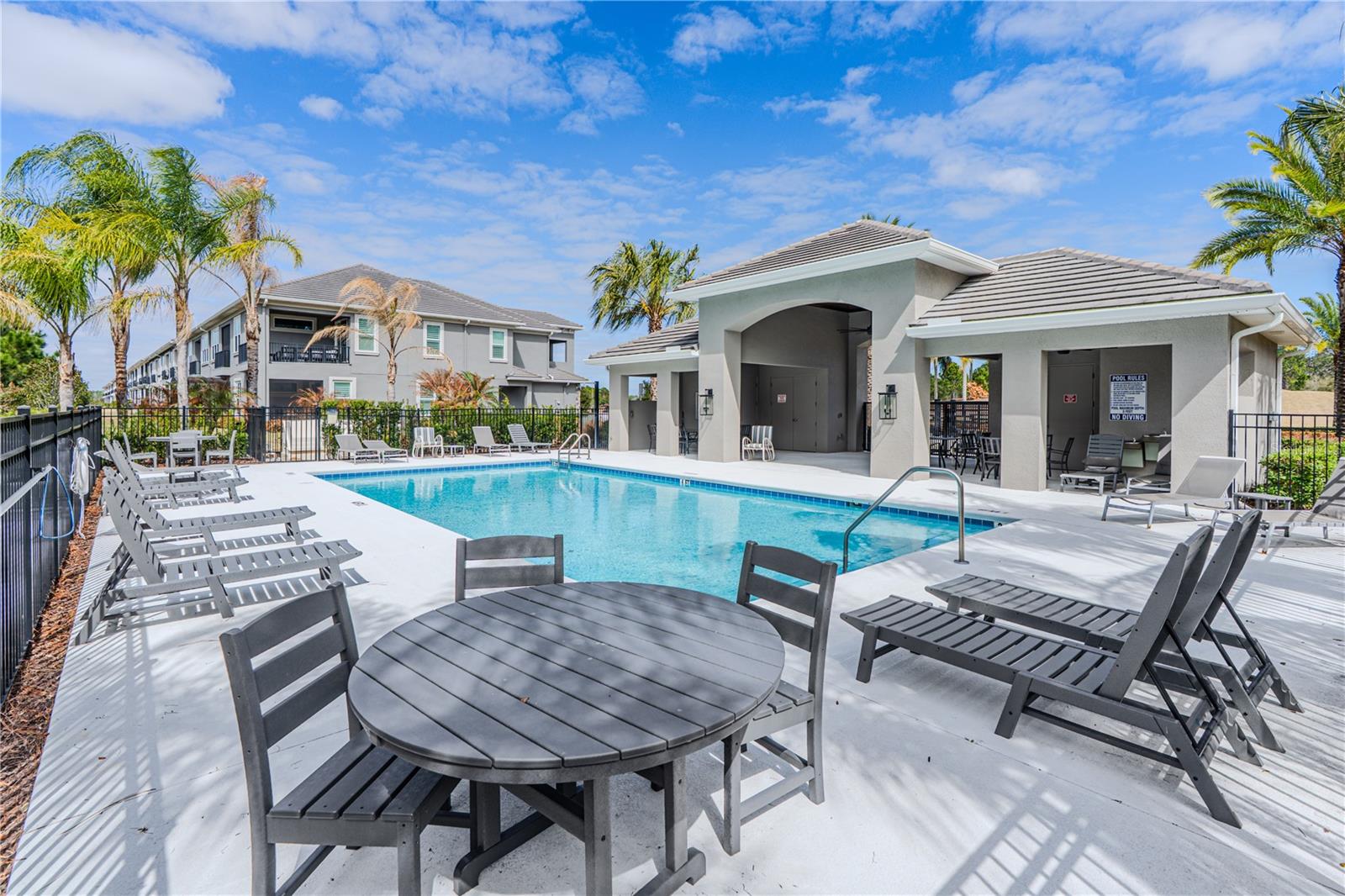 PALMS - PHASE 5 MB 62 PGS 73-77 - Residential