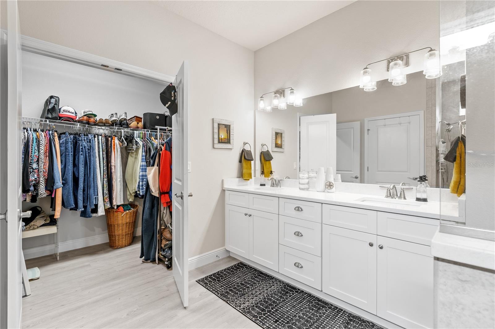 PALMS - PHASE 5 MB 62 PGS 73-77 - Residential