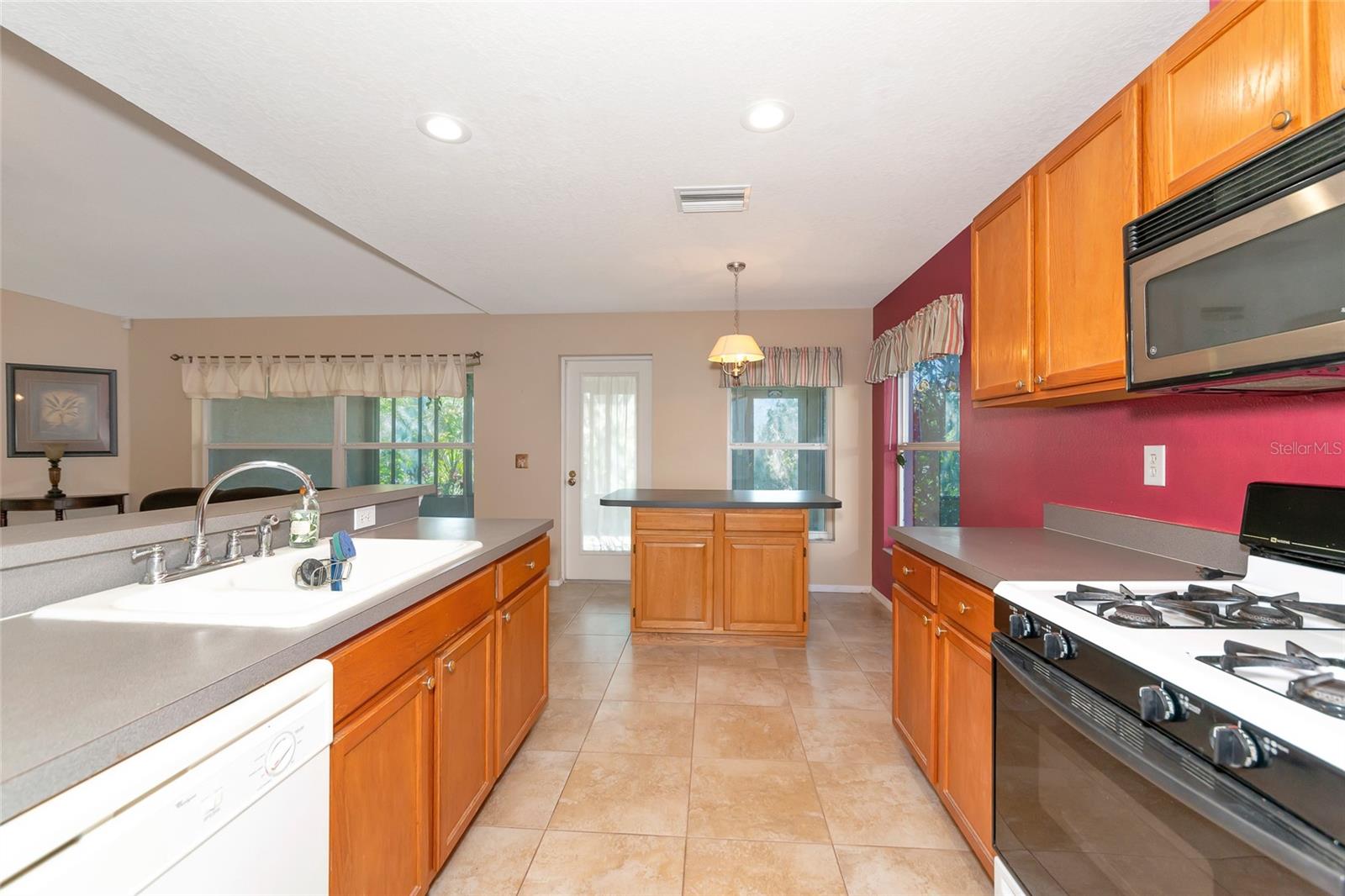 KINGSFIELD PH II - Residential