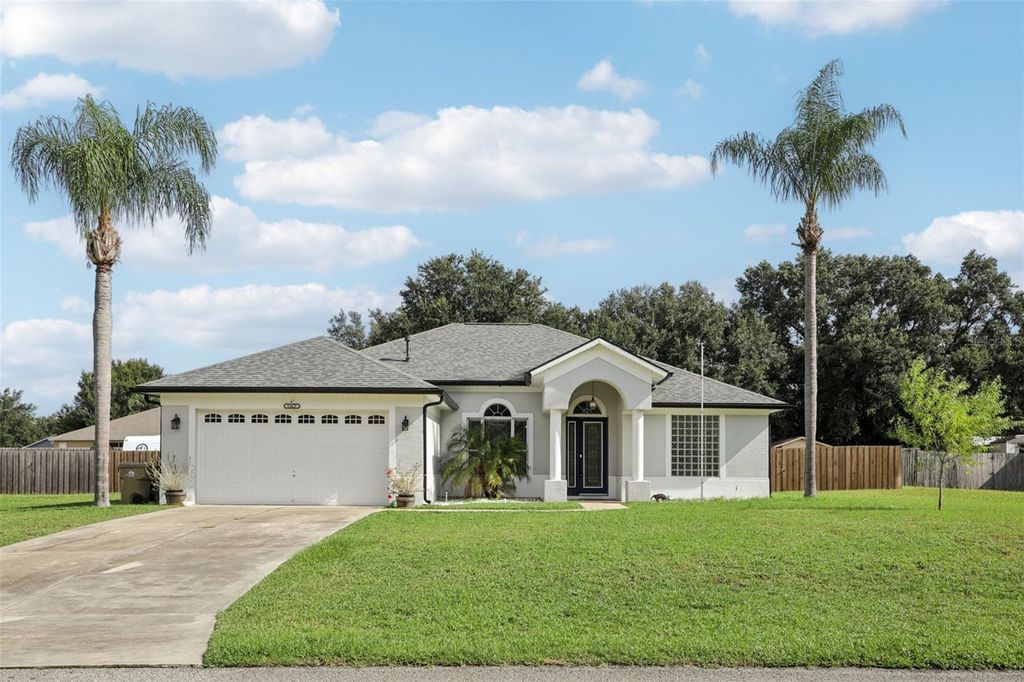 Photo of 13421 Biscayne Drive, Grand Island, FL 32735 (MLS # G5101269)