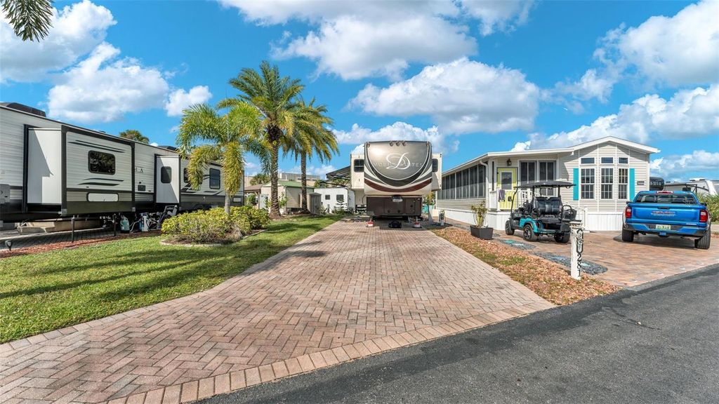 Photo of 2427 Citrus Tree Road, Clermont, FL 34714 (MLS # L4956959)