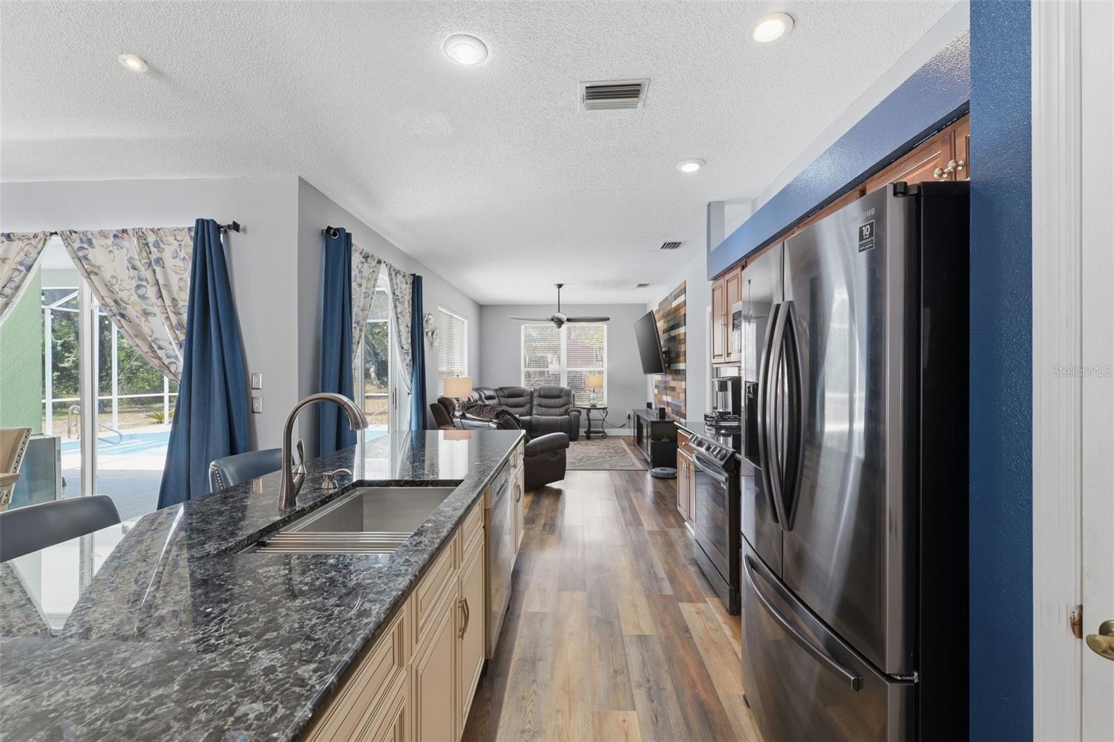 ROYAL HIGHLANDS - Residential