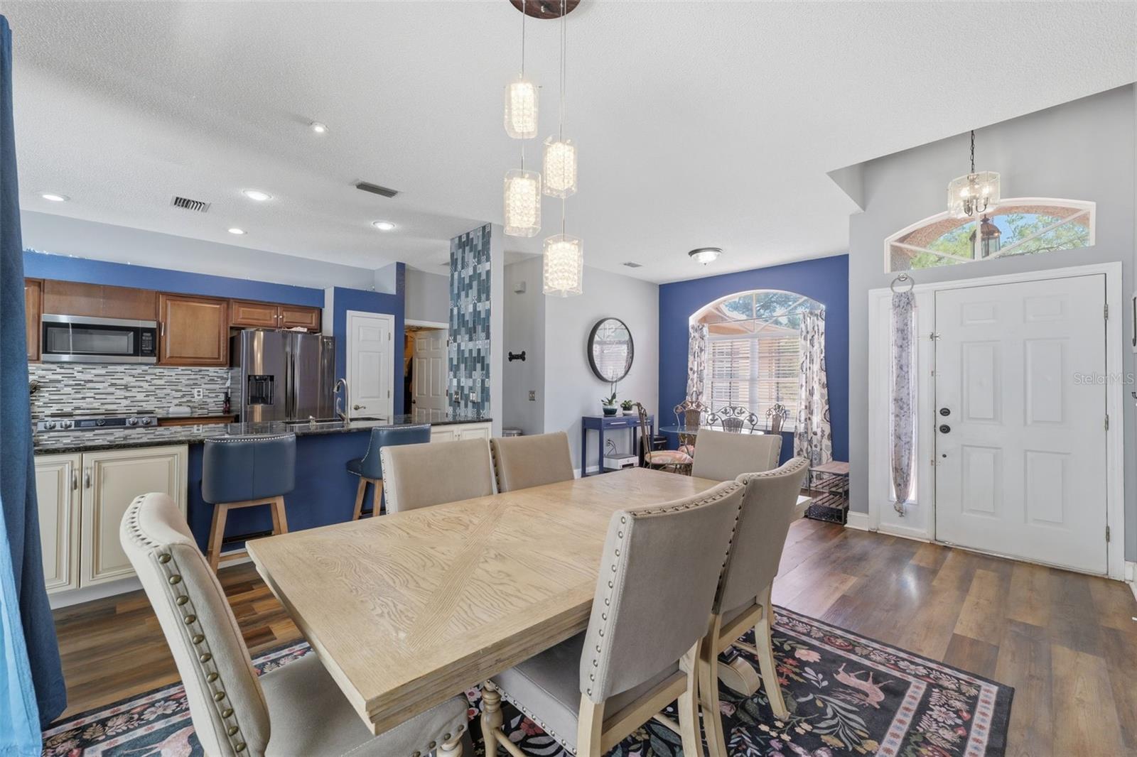 ROYAL HIGHLANDS - Residential