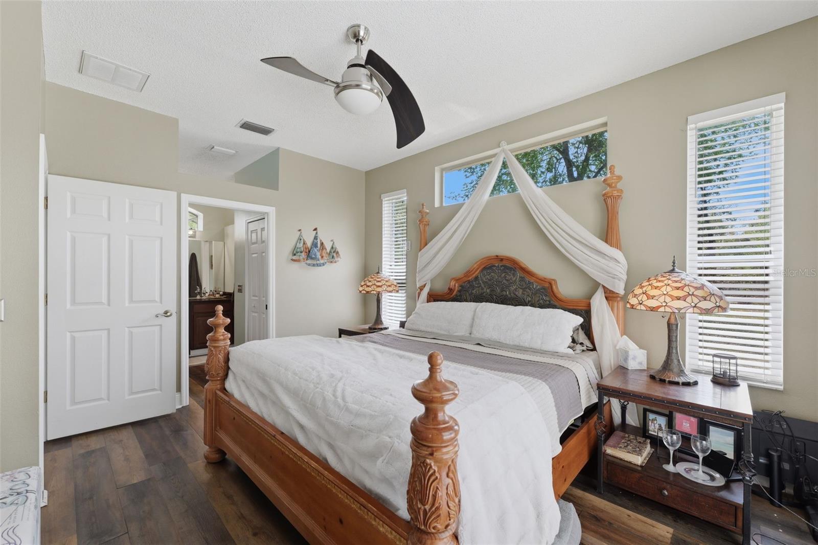 ROYAL HIGHLANDS - Residential