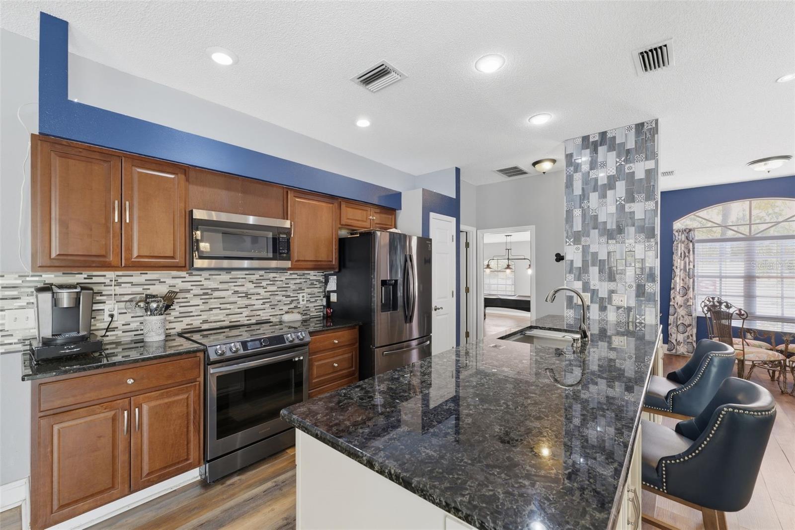 ROYAL HIGHLANDS - Residential