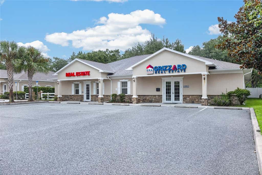 Photo of 842 Highway 466, Lady Lake, FL 32159 (MLS # G5116650)