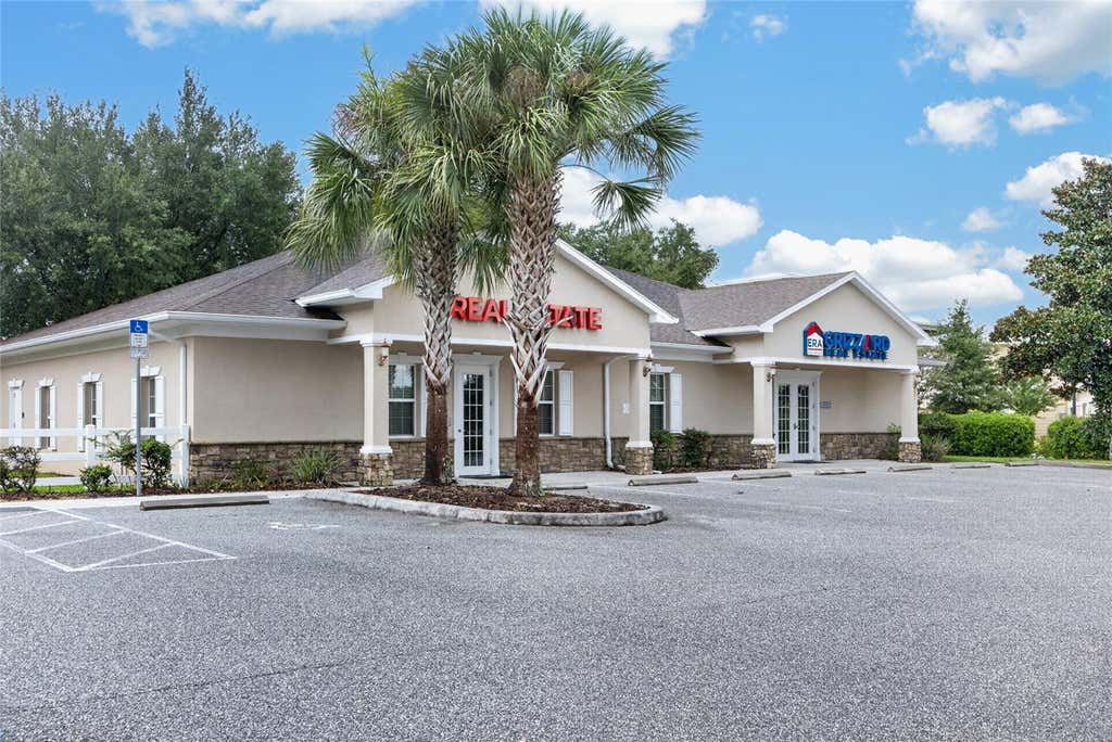 Photo of 842 Highway 466, Lady Lake, FL 32159 (MLS # G5116650)