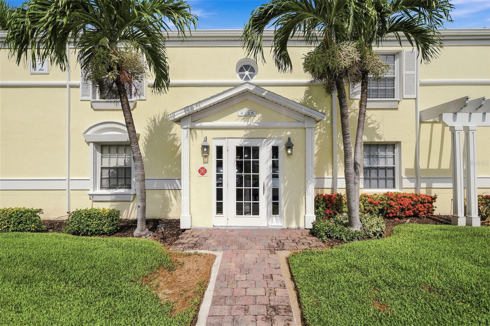 4725 COQUINA KEY DRIVE SE D