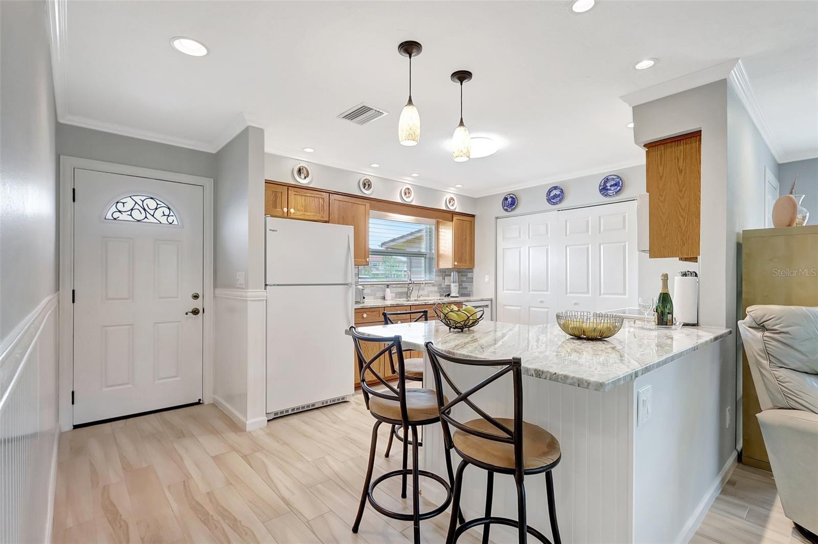 LAKE TIPPECANOE - Residential
