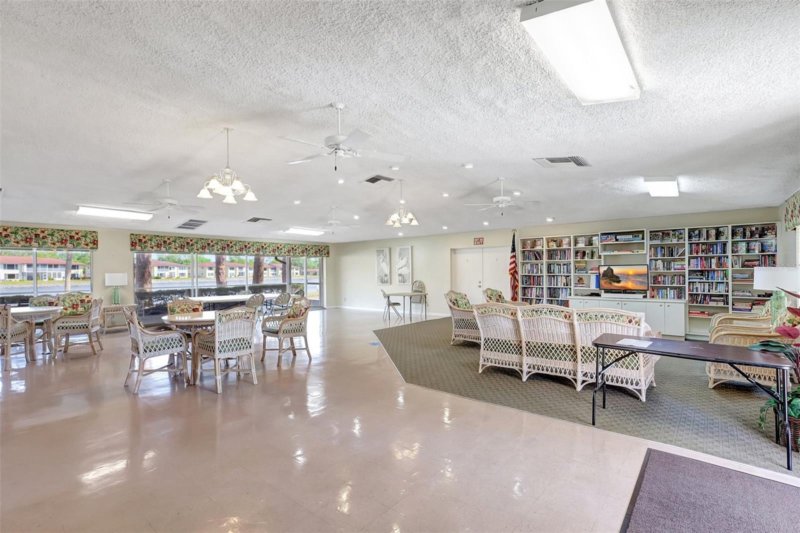LAKE TIPPECANOE - Residential