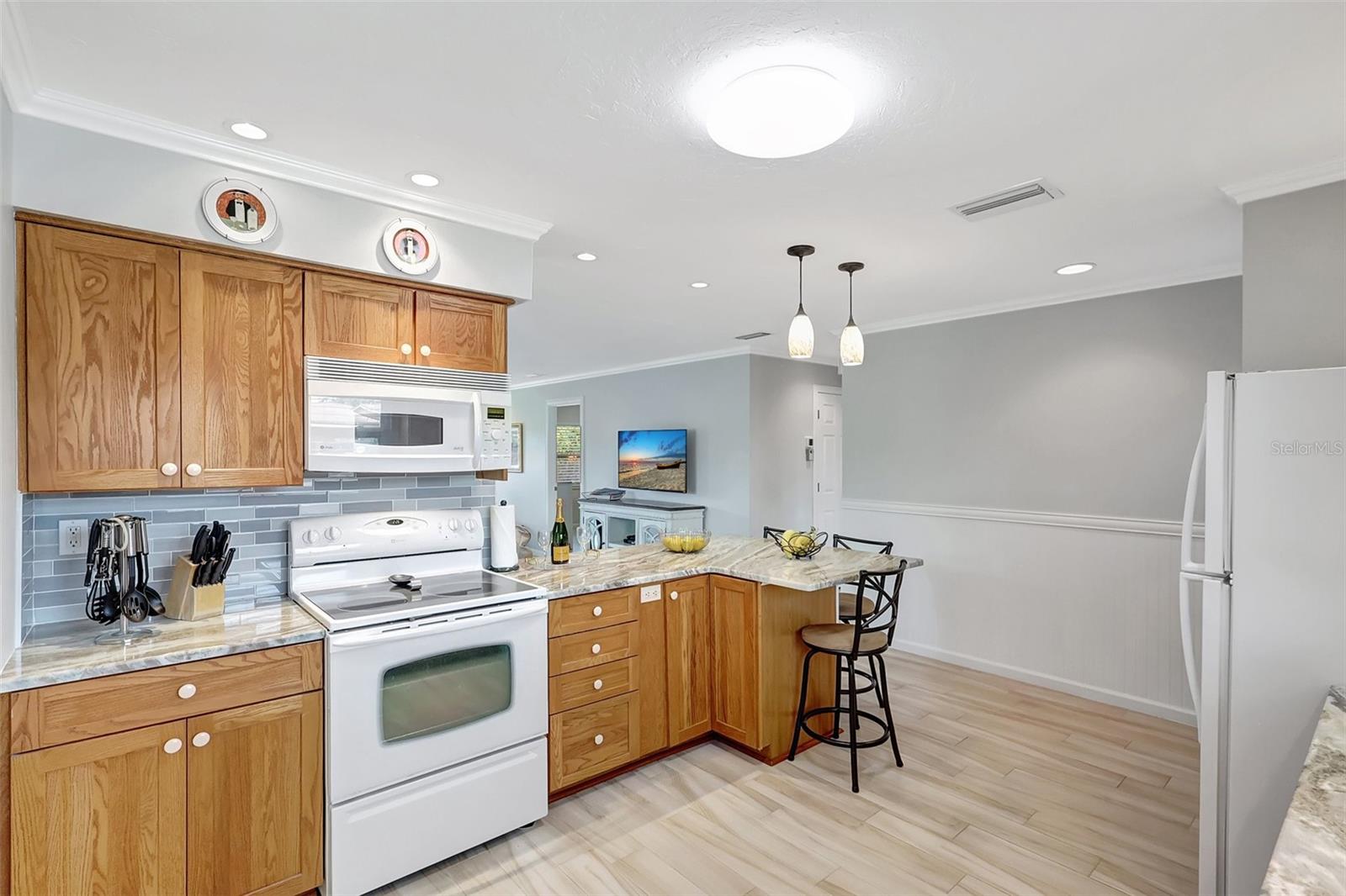 LAKE TIPPECANOE - Residential