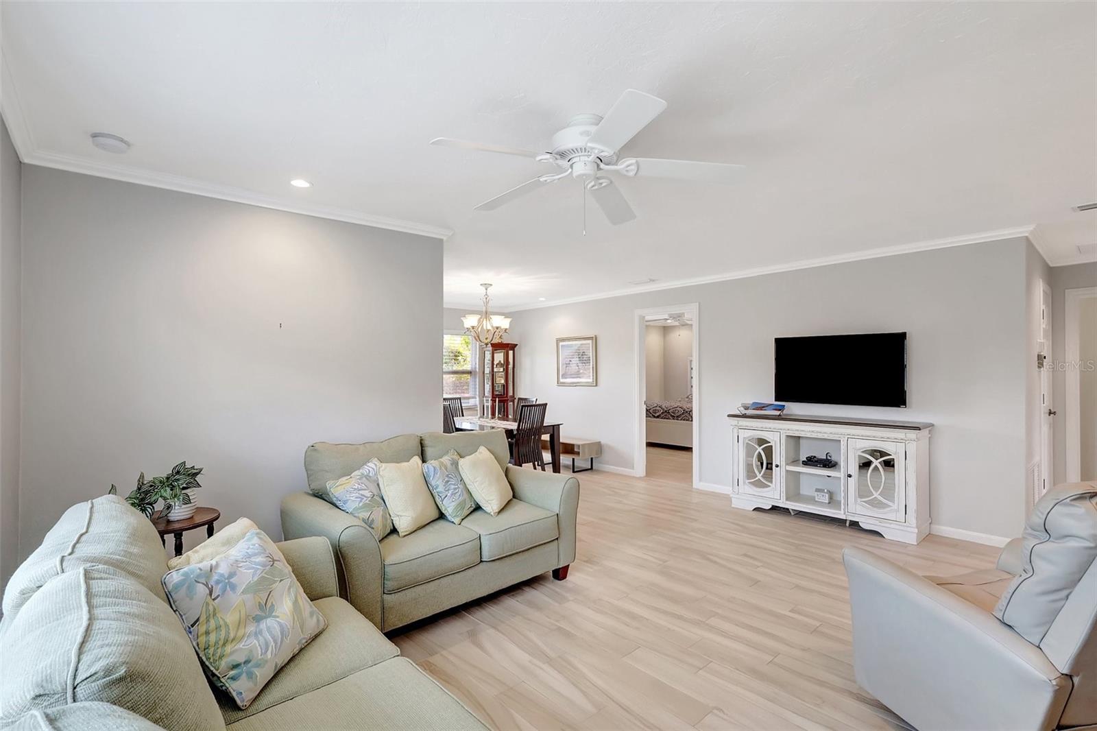 LAKE TIPPECANOE - Residential