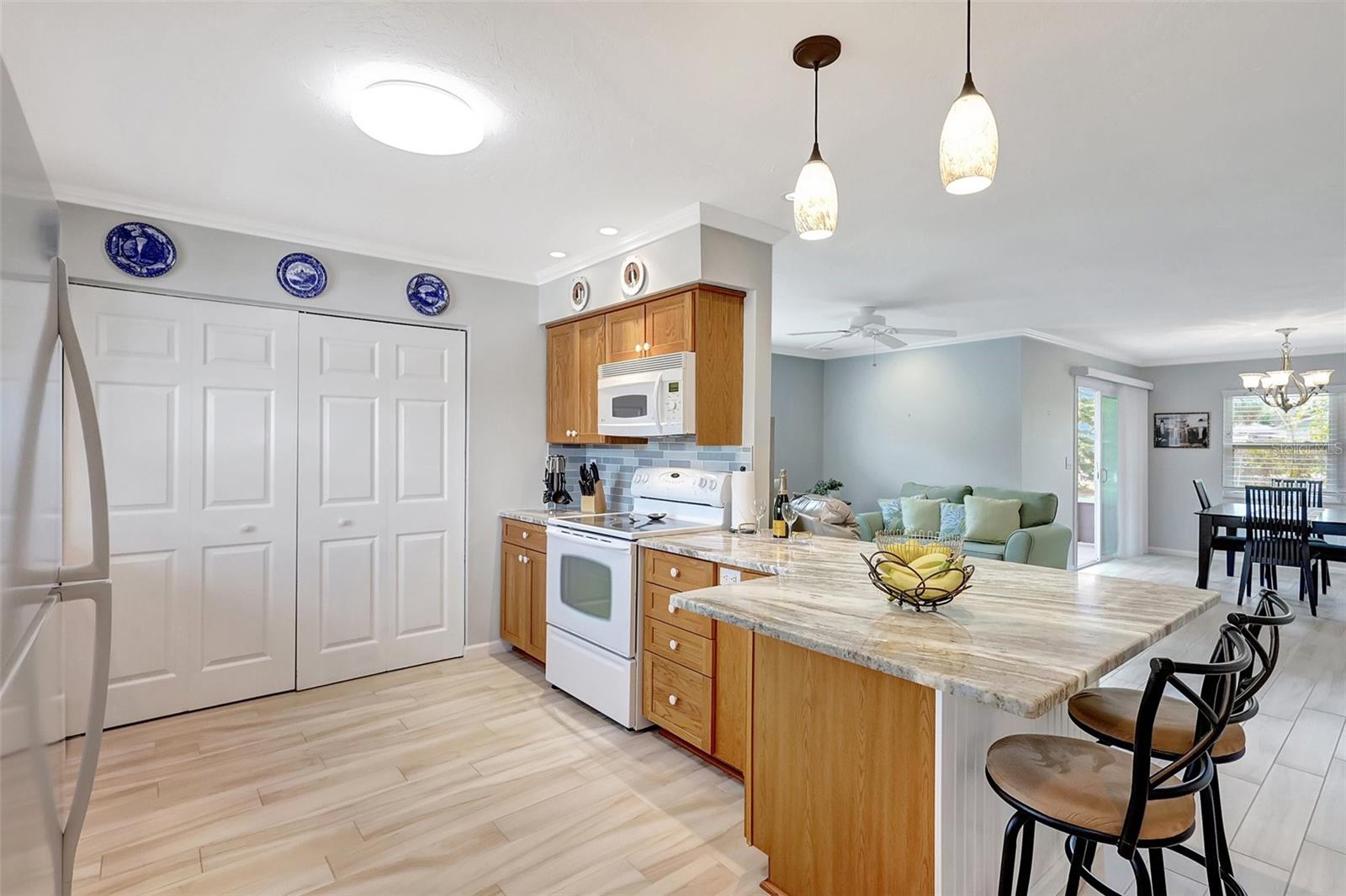 LAKE TIPPECANOE - Residential
