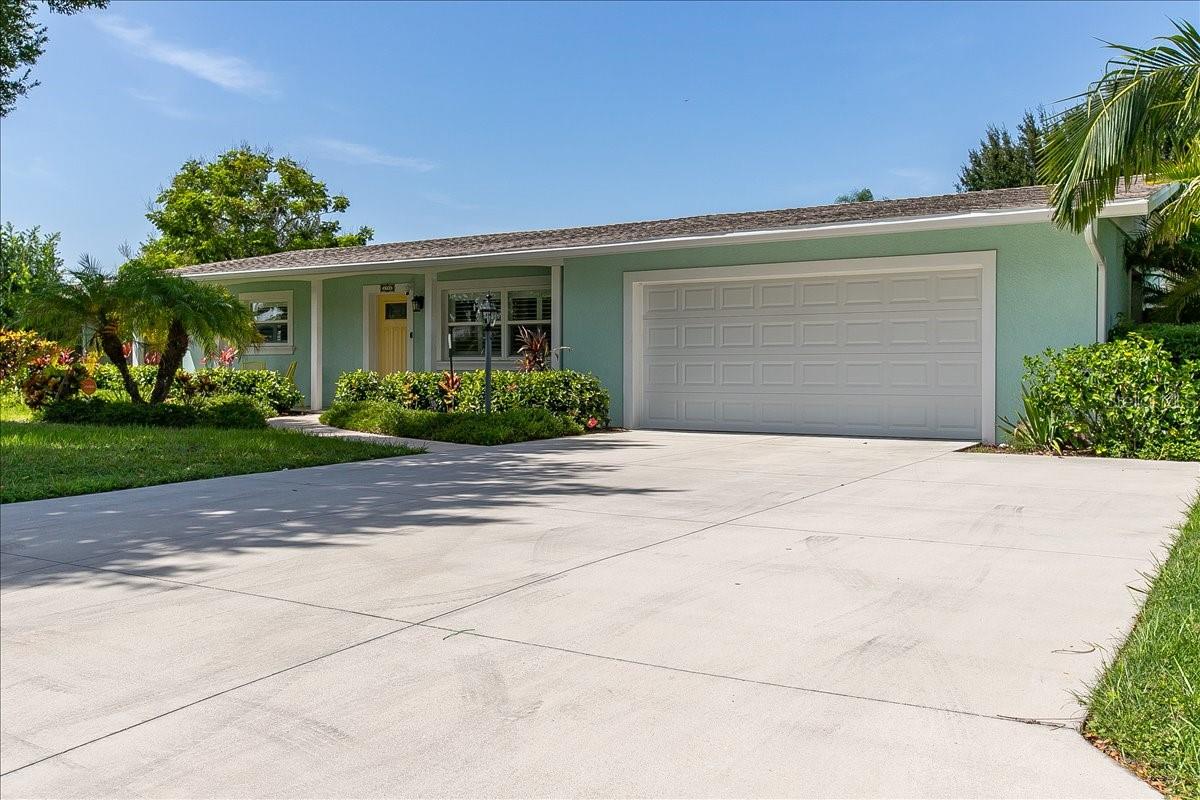 5724 10TH AVENUE DRIVE W