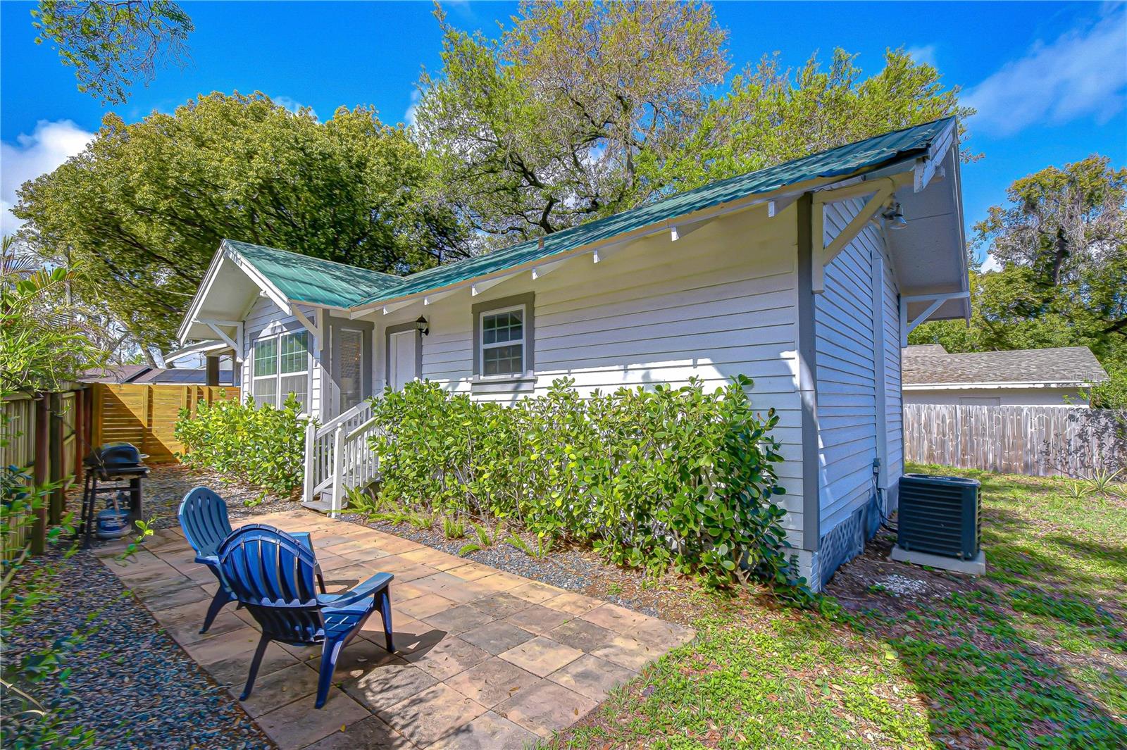 RIVERBEND MANOR - Residential