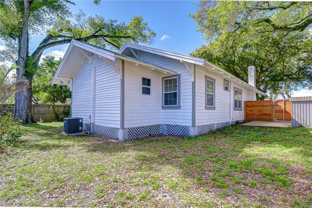 Photo of 1710 Escort Avenue, Tampa, FL 33610 (MLS # TB8485629)